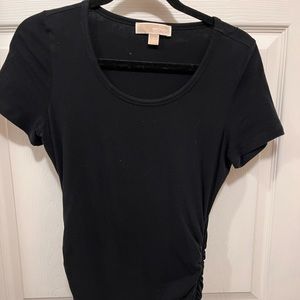 Michael Kors, capped sleeved t-shirt with stretch. Gold zipper & ruched side